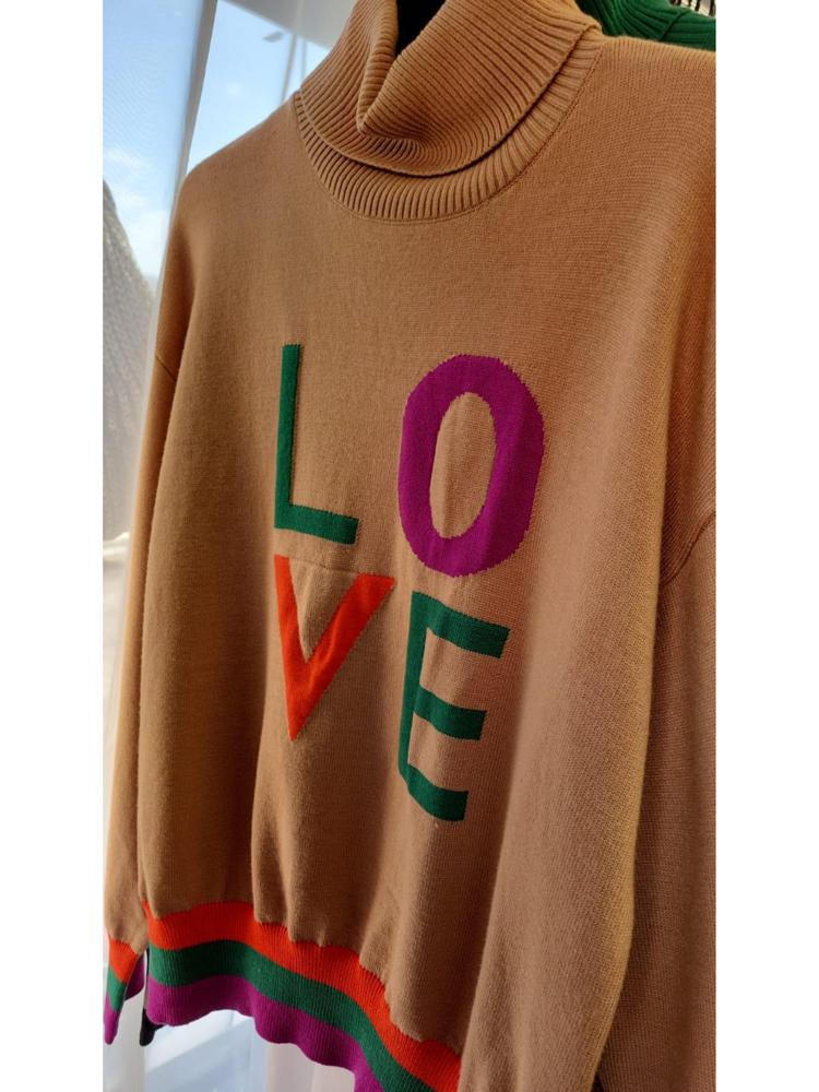 Love jumper-camel